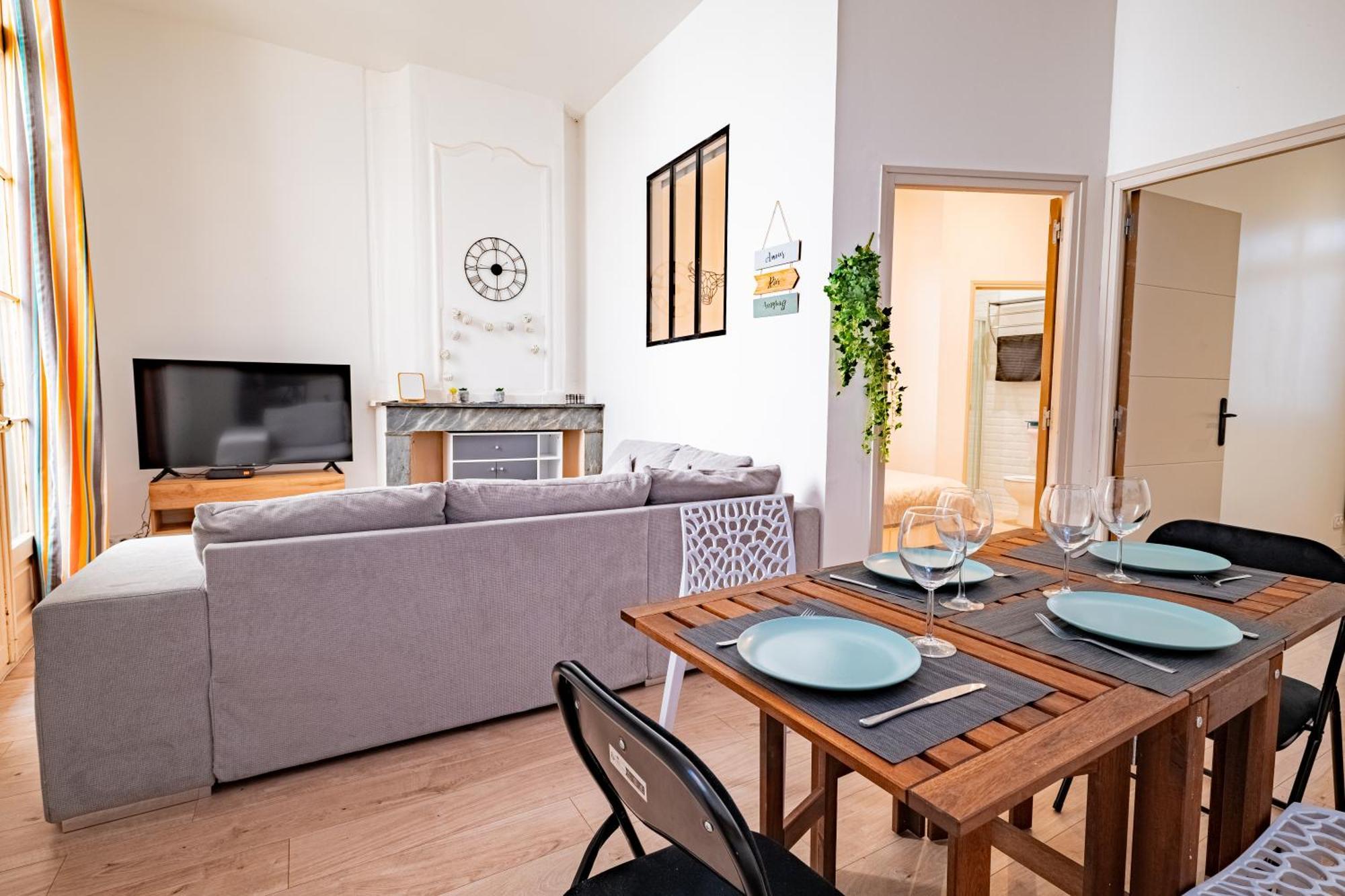 Les Suites Du Castillet แปร์ปินญอง ภายนอก รูปภาพ
