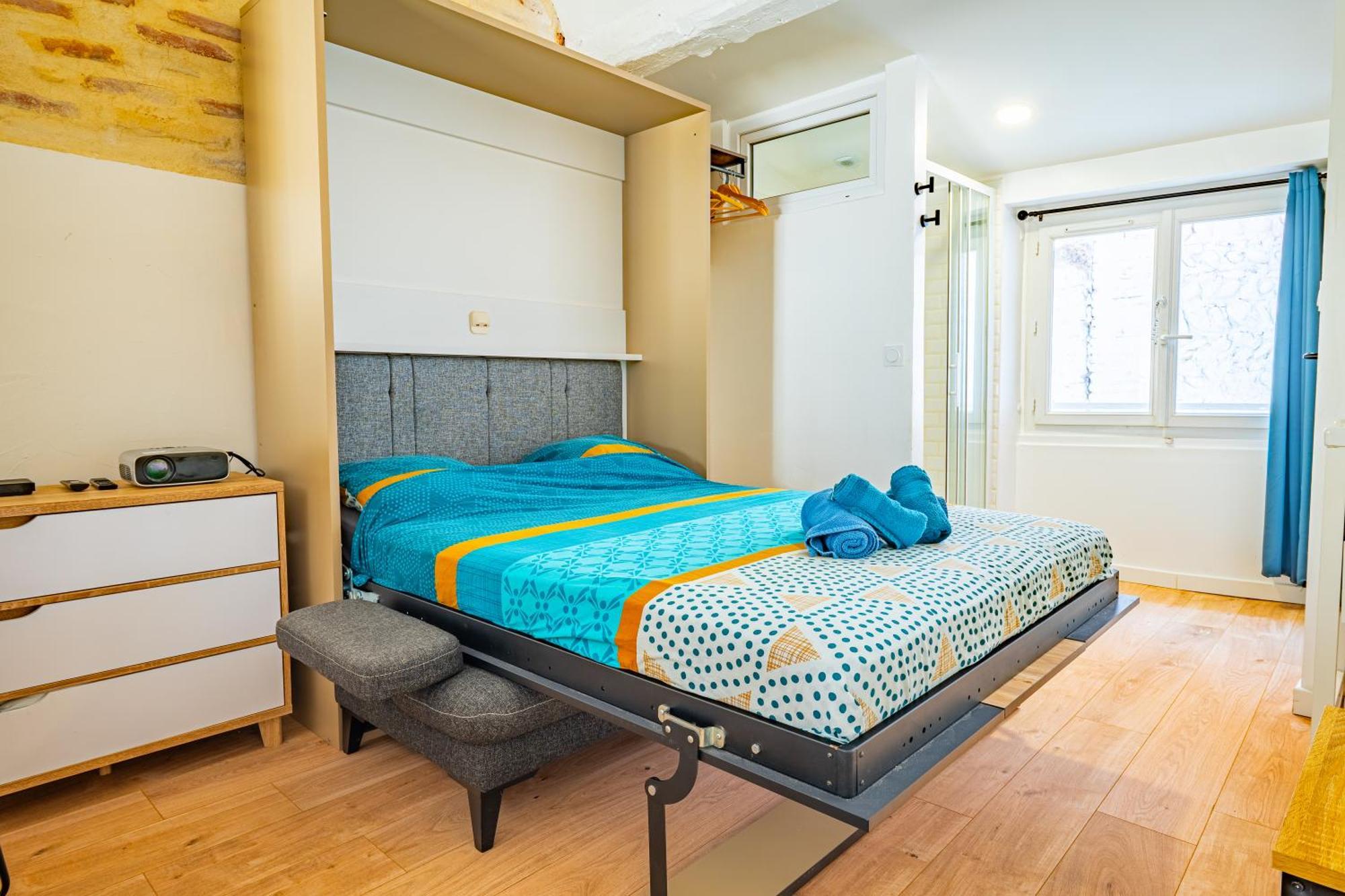 Les Suites Du Castillet แปร์ปินญอง ภายนอก รูปภาพ
